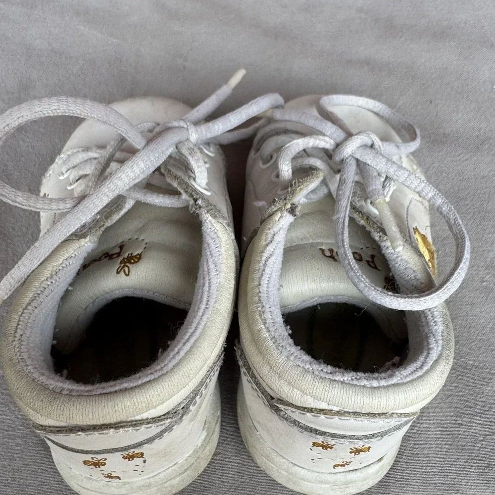 Size 5c - Vintage Y2K Classic Pooh‎ Tennis Shoes